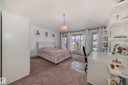 3503 Goodridge Bay Nw, Edmonton, AB - Indoor Photo Showing Bedroom