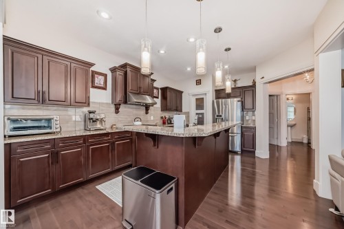 3503 Goodridge Bay Nw, Edmonton, AB - Indoor Photo Showing Kitchen With Upgraded Kitchen