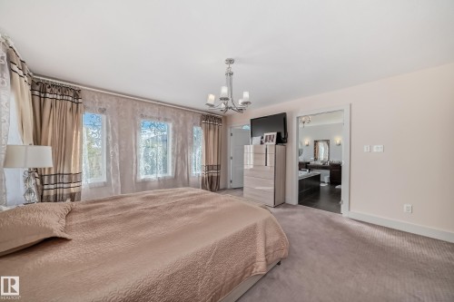 3503 Goodridge Bay Nw, Edmonton, AB - Indoor Photo Showing Bedroom