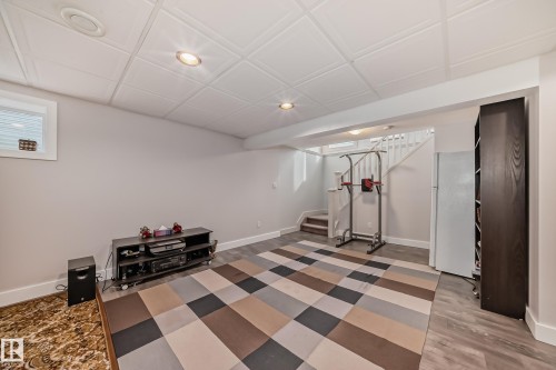 3503 Goodridge Bay Nw, Edmonton, AB - Indoor Photo Showing Other Room