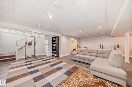 3503 Goodridge Bay Nw, Edmonton, AB - Indoor