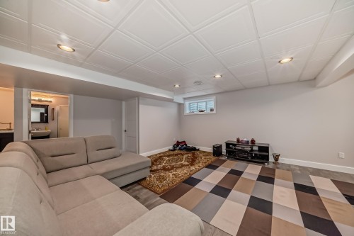 3503 Goodridge Bay Nw, Edmonton, AB - Indoor