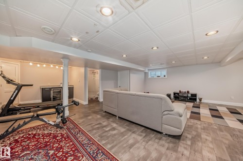 3503 Goodridge Bay Nw, Edmonton, AB - Indoor Photo Showing Gym Room