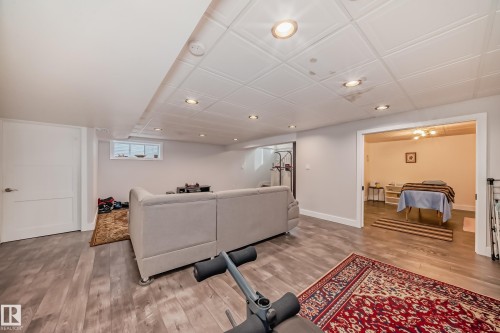 3503 Goodridge Bay Nw, Edmonton, AB - Indoor