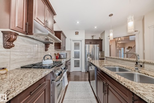 3503 Goodridge Bay Nw, Edmonton, AB - Indoor Photo Showing Kitchen With Double Sink With Upgraded Kitchen