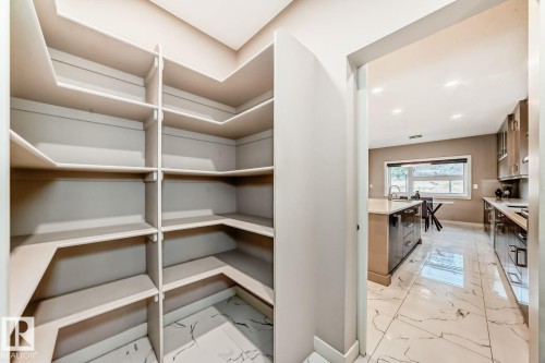 10 Legacy Terrace, St. Albert, AB - Indoor With Storage