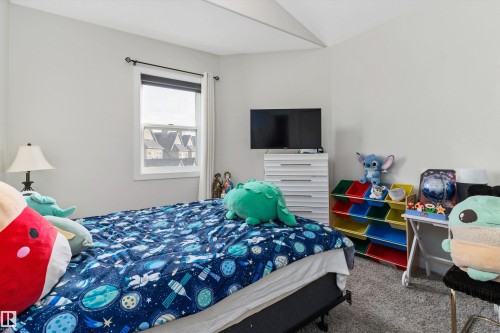 36 1720 Garnett Point(E), Edmonton, AB - Indoor Photo Showing Bedroom