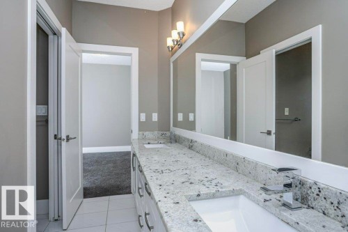 2453 Ashcraft Crescent, Edmonton, AB - Indoor Photo Showing Bathroom