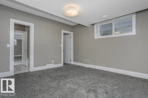 2453 Ashcraft Crescent, Edmonton, AB - Indoor Photo Showing Other Room