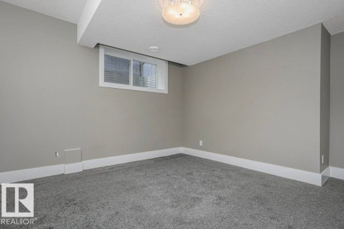 2453 Ashcraft Crescent, Edmonton, AB - Indoor Photo Showing Other Room