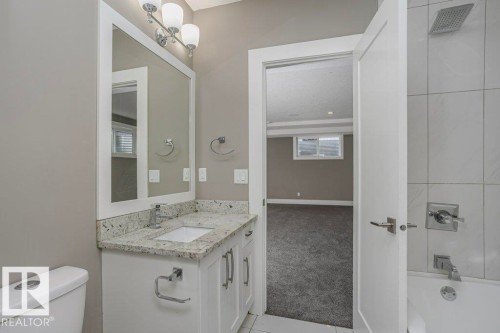 2453 Ashcraft Crescent, Edmonton, AB - Indoor Photo Showing Bathroom
