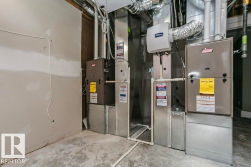 2453 Ashcraft Crescent, Edmonton, AB - Indoor Photo Showing Basement