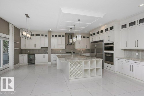 2453 Ashcraft Crescent, Edmonton, AB - Indoor Photo Showing Kitchen With Upgraded Kitchen