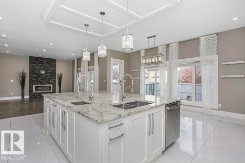2453 Ashcraft Crescent, Edmonton, AB - Indoor Photo Showing Kitchen With Double Sink With Upgraded Kitchen