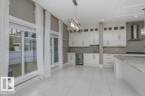 2453 Ashcraft Crescent, Edmonton, AB - Indoor Photo Showing Kitchen