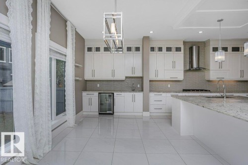 2453 Ashcraft Crescent, Edmonton, AB - Indoor Photo Showing Kitchen With Upgraded Kitchen