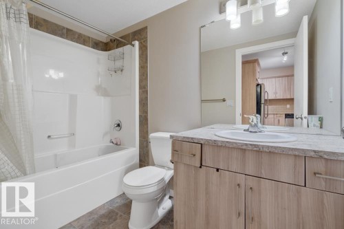 11840B 122 Street, Edmonton, AB - Indoor Photo Showing Bathroom