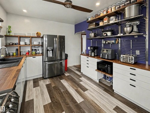 5510 Railway Avenue, Glendon, AB - Indoor Photo Showing Kitchen With Double Sink