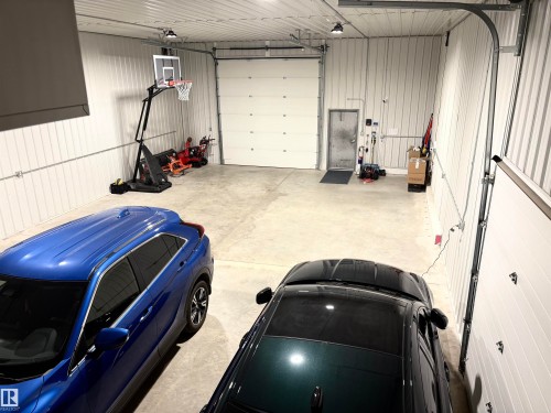 5510 Railway Avenue, Glendon, AB - Indoor Photo Showing Garage