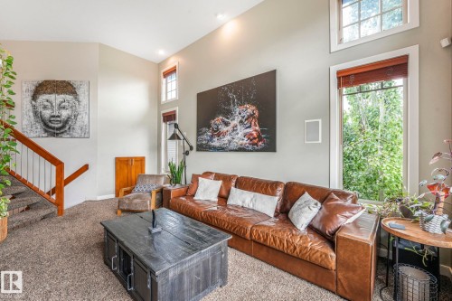 2441 Bowen Wynd, Edmonton, AB - Indoor Photo Showing Living Room