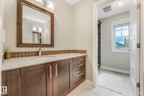 2441 Bowen Wynd, Edmonton, AB - Indoor Photo Showing Bathroom