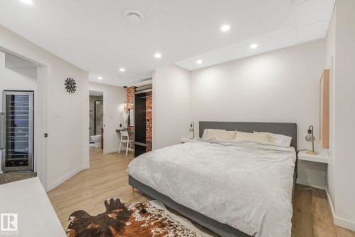 2441 Bowen Wynd, Edmonton, AB - Indoor Photo Showing Bedroom