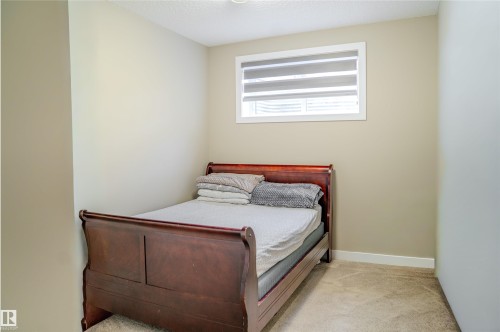 7627 Creighton, Edmonton, AB - Indoor Photo Showing Bedroom