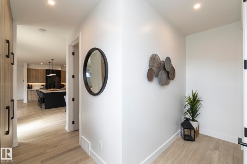 4541 Knight Wynd, Edmonton, AB - Indoor Photo Showing Other Room