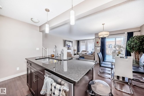 1717 Hammond Crescent Nw, Edmonton, AB - Indoor