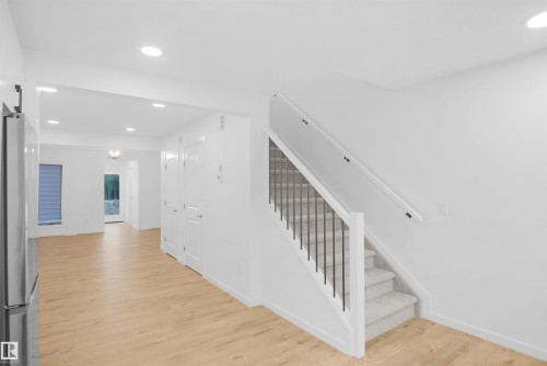 2031 210 Street, Edmonton, AB - Indoor Photo Showing Other Room