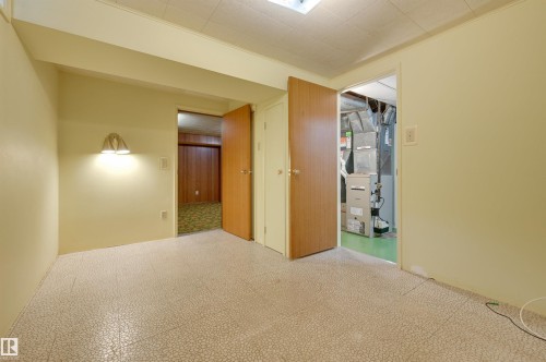 9648 74 Street Nw, Edmonton, AB - Indoor Photo Showing Other Room