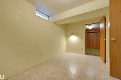 9648 74 Street Nw, Edmonton, AB - Indoor Photo Showing Other Room