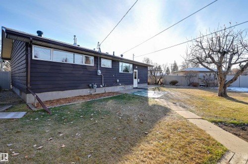 9648 74 Street Nw, Edmonton, AB - Outdoor