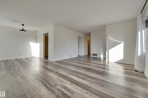 9648 74 Street Nw, Edmonton, AB - Indoor