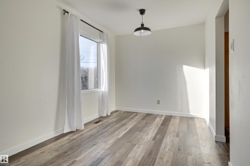 9648 74 Street Nw, Edmonton, AB - Indoor Photo Showing Other Room