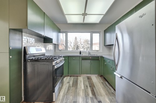9648 74 Street Nw, Edmonton, AB - Indoor Photo Showing Kitchen