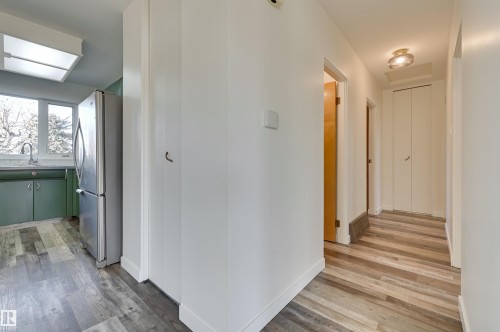 9648 74 Street Nw, Edmonton, AB - Indoor Photo Showing Other Room