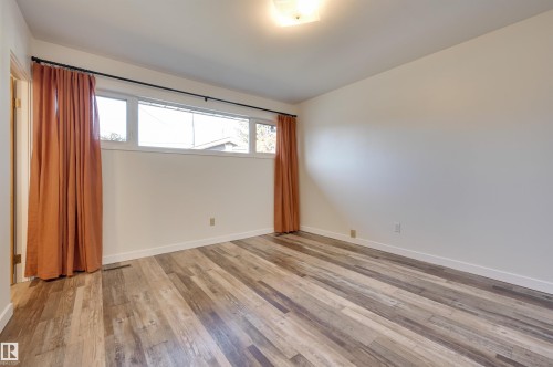 9648 74 Street Nw, Edmonton, AB - Indoor Photo Showing Other Room