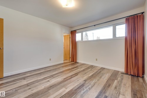 9648 74 Street Nw, Edmonton, AB - Indoor Photo Showing Other Room