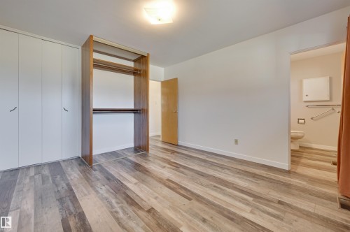 9648 74 Street Nw, Edmonton, AB - Indoor Photo Showing Other Room