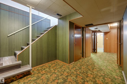 9648 74 Street Nw, Edmonton, AB - Indoor Photo Showing Other Room
