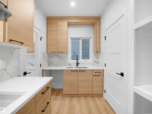 6811 171 Avenue, Edmonton, AB - Indoor Photo Showing Kitchen