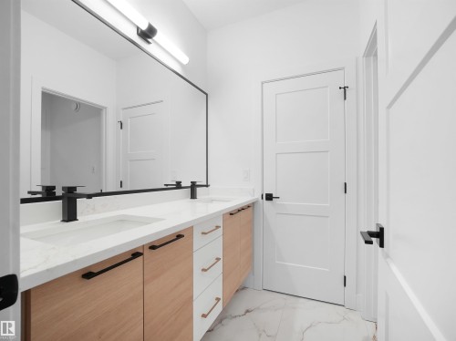 6811 171 Avenue, Edmonton, AB - Indoor