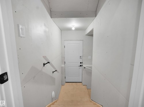 6811 171 Avenue, Edmonton, AB - Indoor Photo Showing Other Room