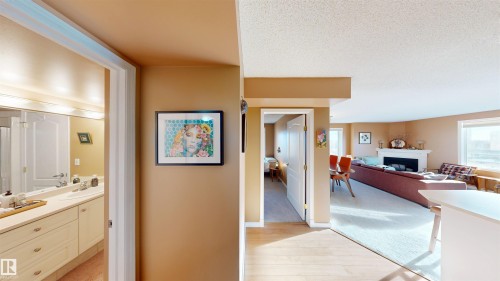 605 10649 Saskatchewan Drive, Edmonton, AB - Indoor