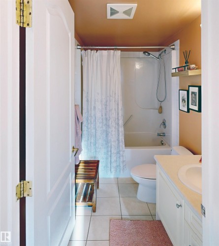 605 10649 Saskatchewan Drive, Edmonton, AB - Indoor Photo Showing Bathroom