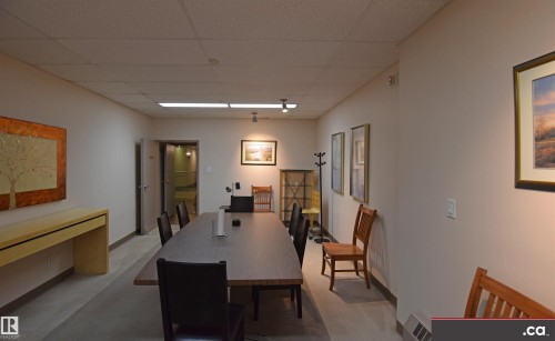 605 10649 Saskatchewan Drive, Edmonton, AB - Indoor