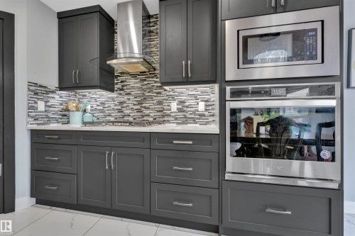 3212 29 Avenue, Edmonton, AB - Indoor Photo Showing Kitchen