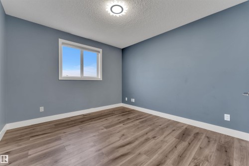 3212 29 Avenue, Edmonton, AB - Indoor Photo Showing Other Room
