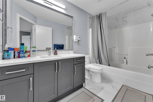 3212 29 Avenue, Edmonton, AB - Indoor Photo Showing Bathroom
